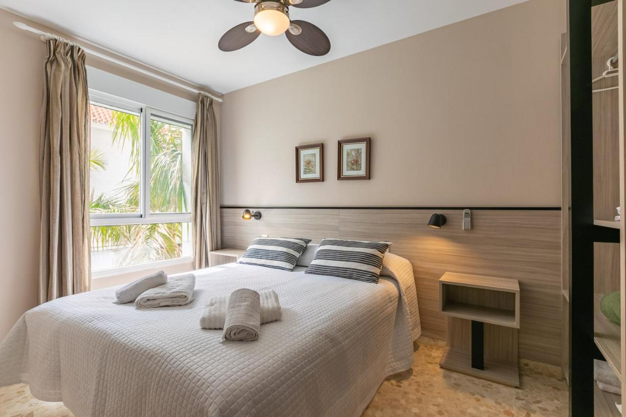 Apartamentos Guerrero Torre Del Mar Bagian luar foto