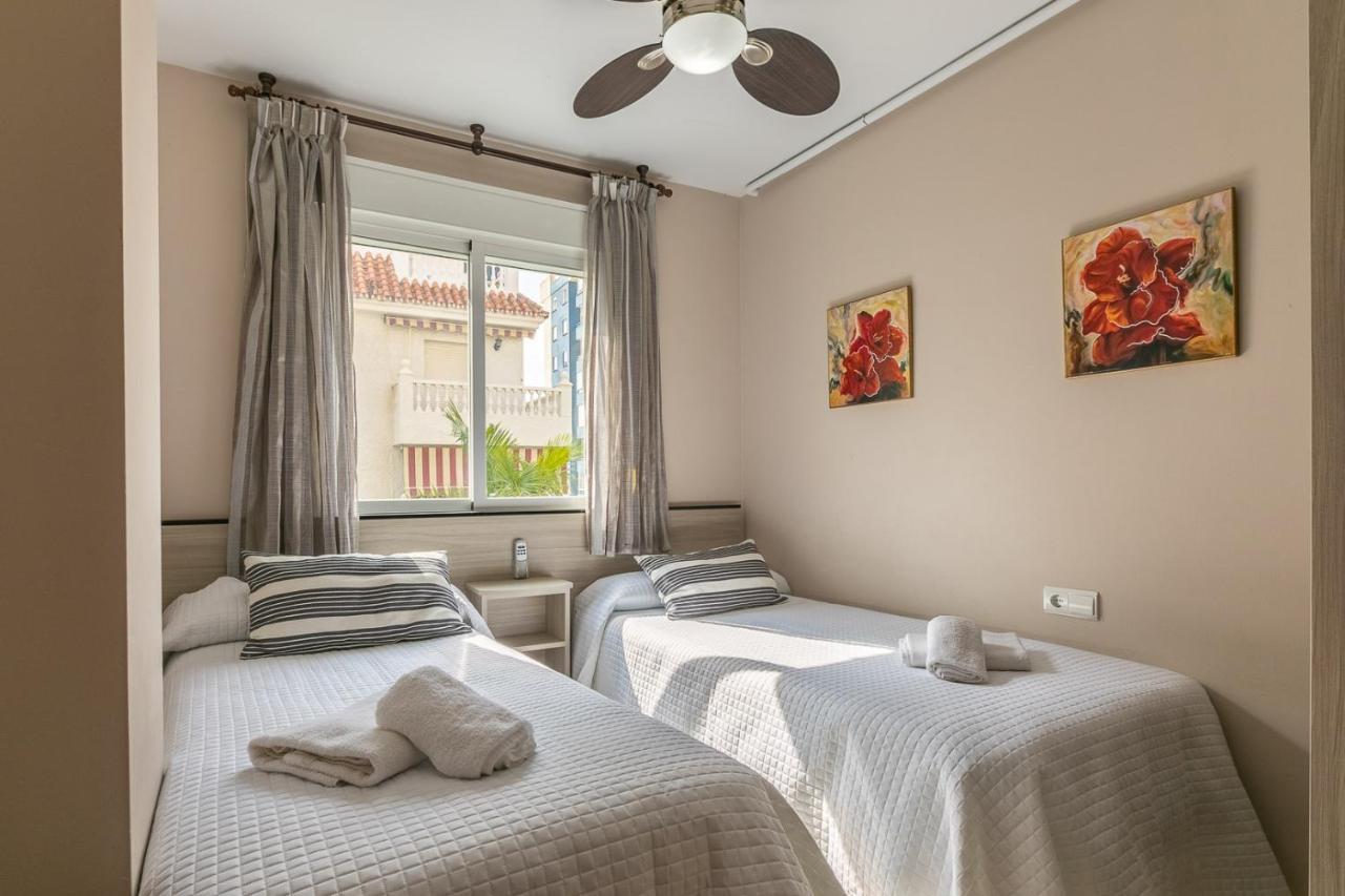 Apartamentos Guerrero Torre Del Mar Bagian luar foto