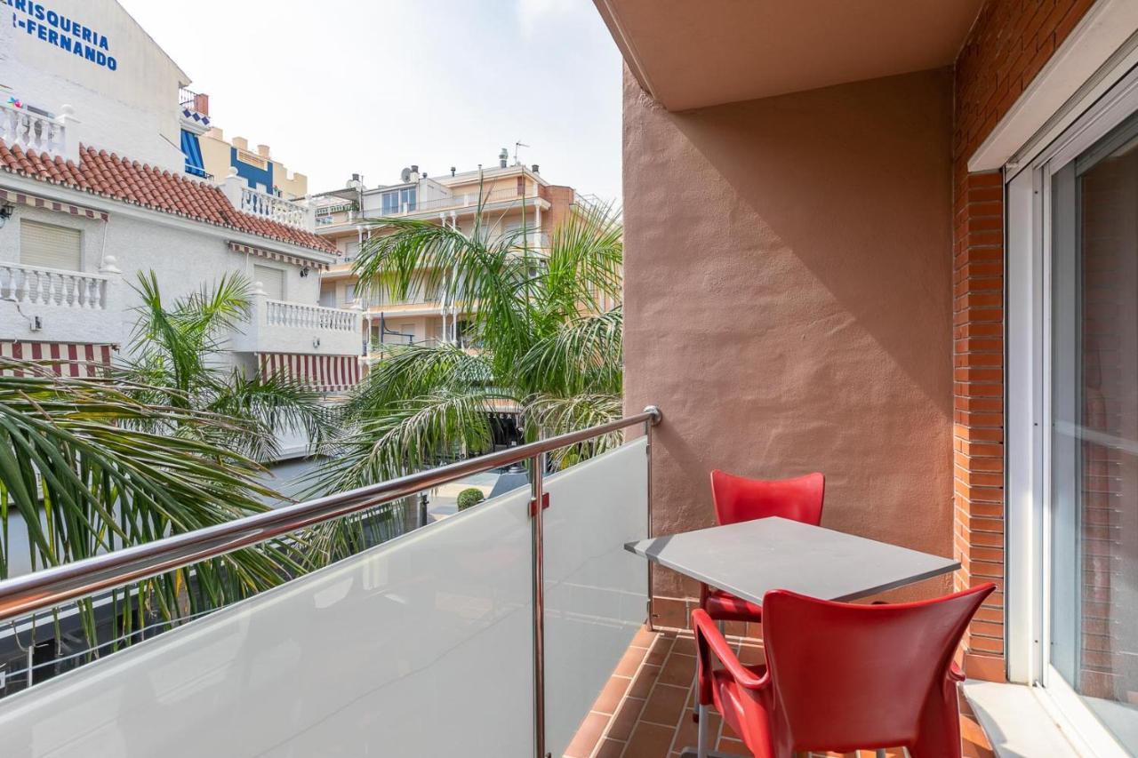 Apartamentos Guerrero Torre Del Mar Bagian luar foto