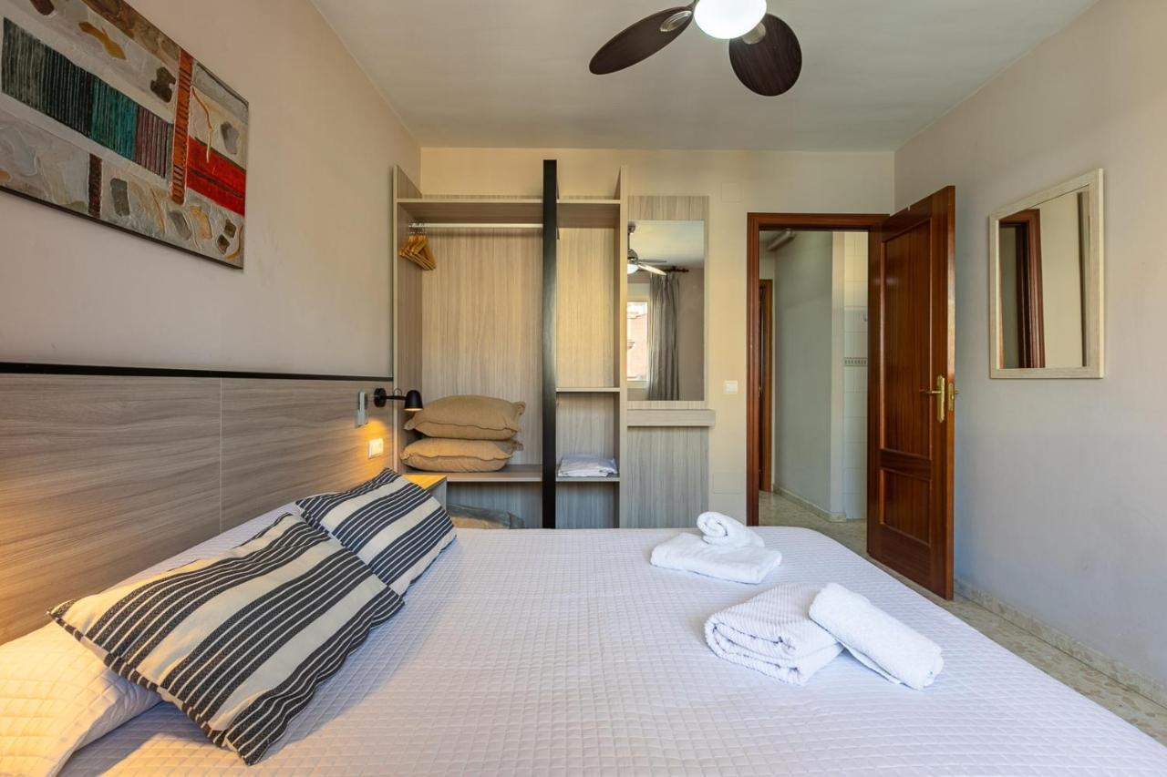 Apartamentos Guerrero Torre Del Mar Bagian luar foto