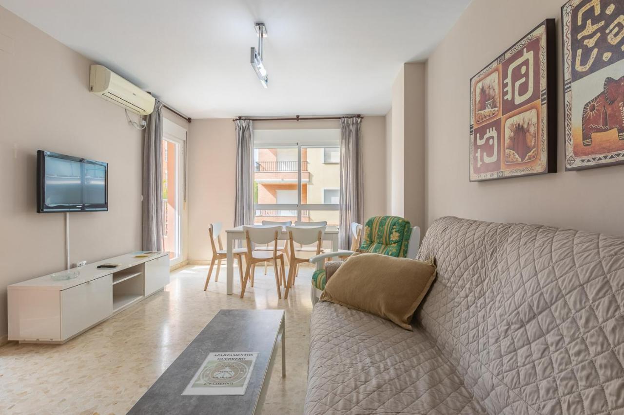 Apartamentos Guerrero Torre Del Mar Bagian luar foto