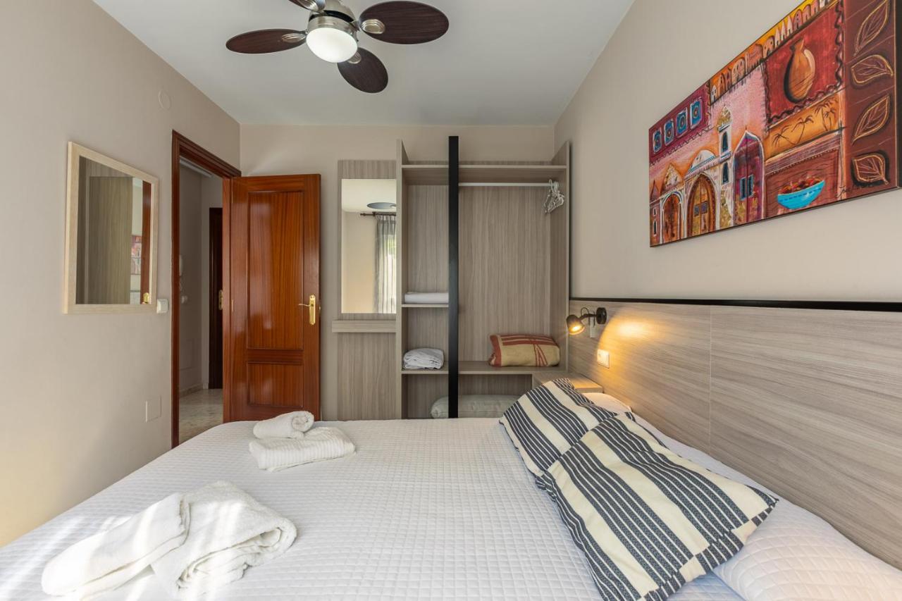 Apartamentos Guerrero Torre Del Mar Bagian luar foto