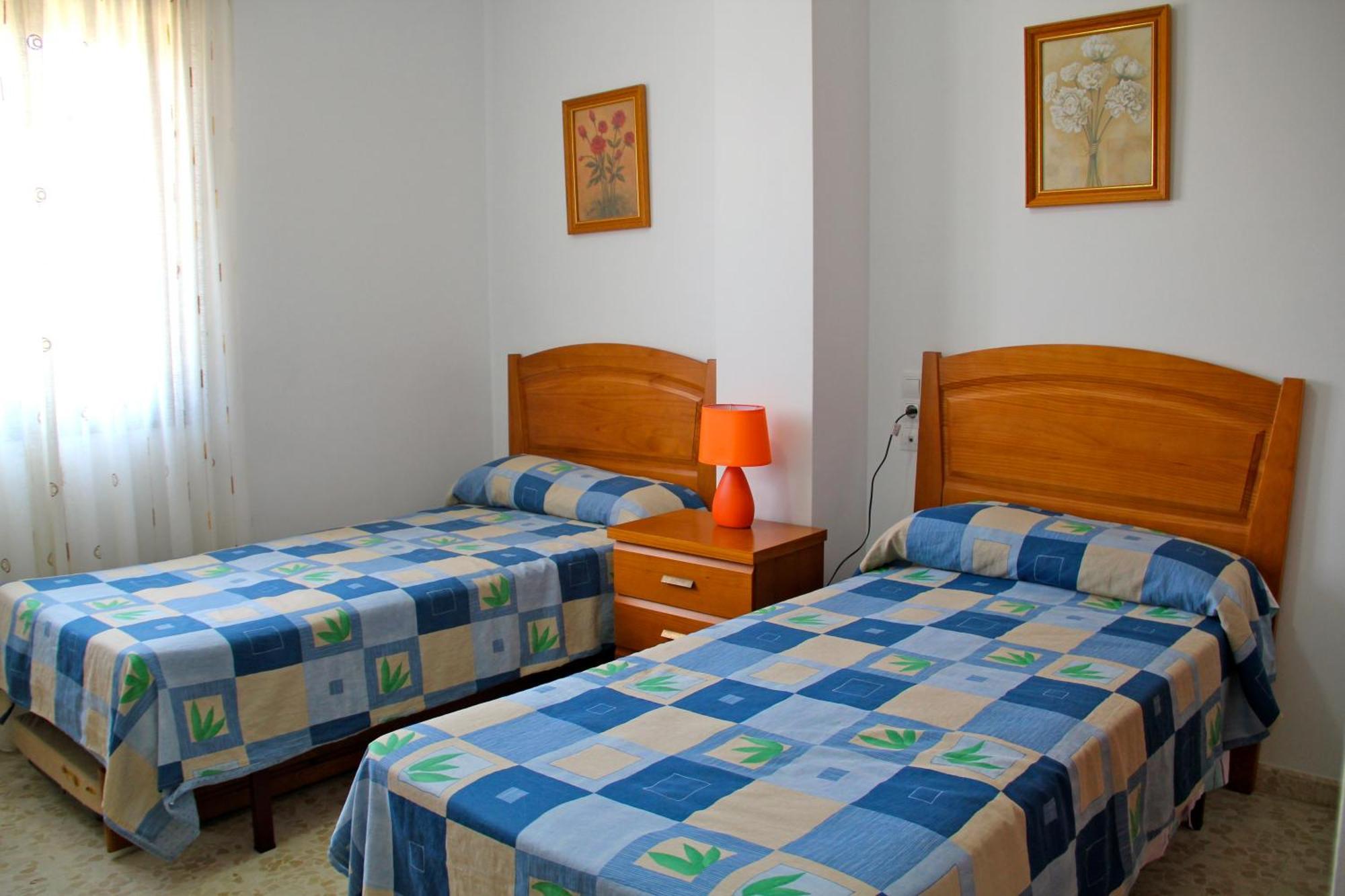 Apartamentos Guerrero Torre Del Mar Ruang foto