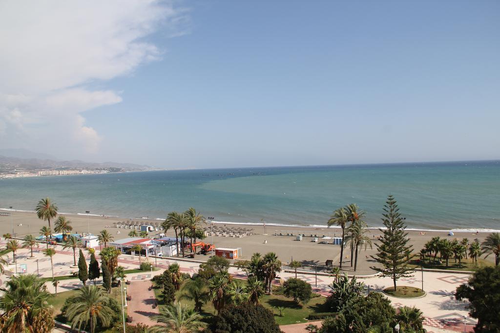 Apartamentos Guerrero Torre Del Mar Bagian luar foto