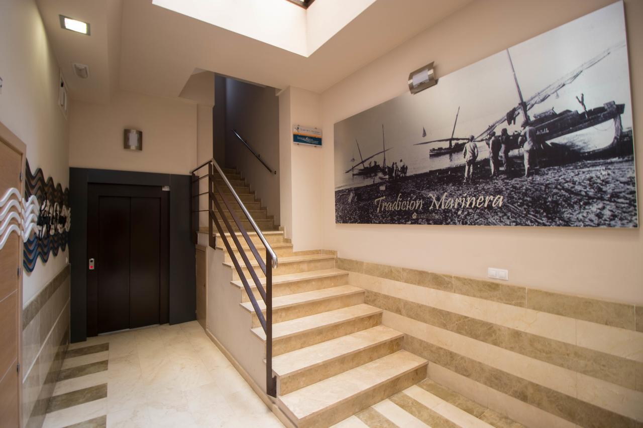 Apartamentos Guerrero Torre Del Mar Bagian luar foto