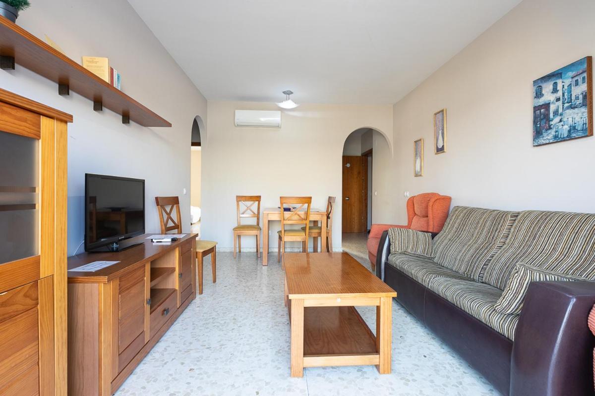 Apartamentos Guerrero Torre Del Mar Bagian luar foto