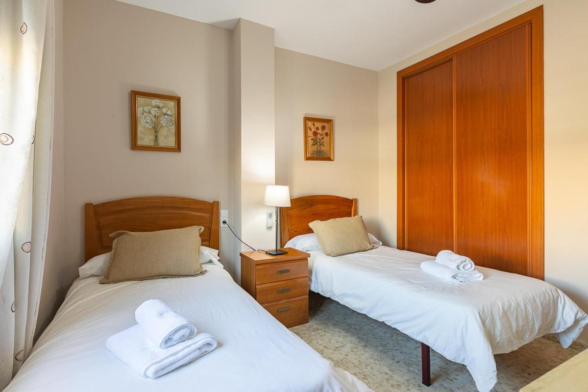 Apartamentos Guerrero Torre Del Mar Bagian luar foto