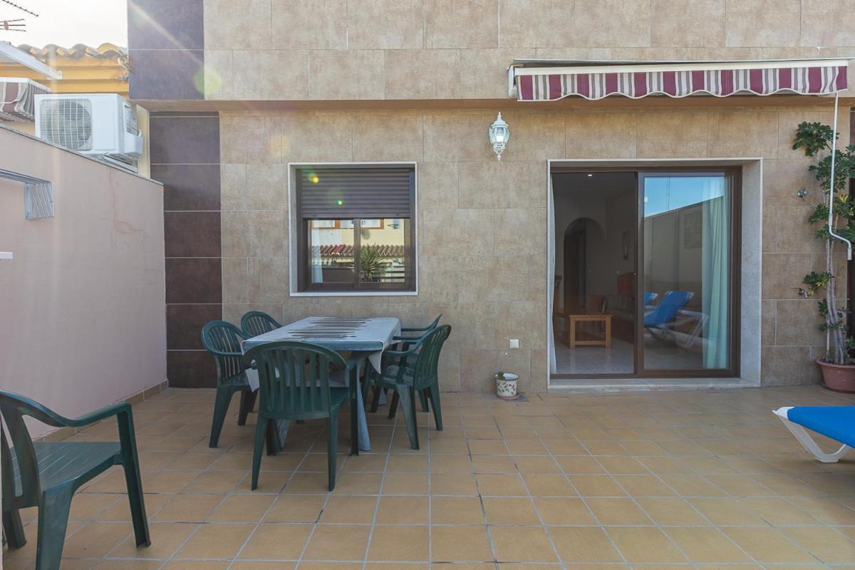 Apartamentos Guerrero Torre Del Mar Bagian luar foto