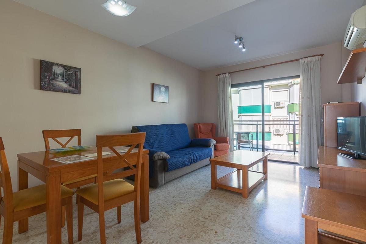 Apartamentos Guerrero Torre Del Mar Bagian luar foto