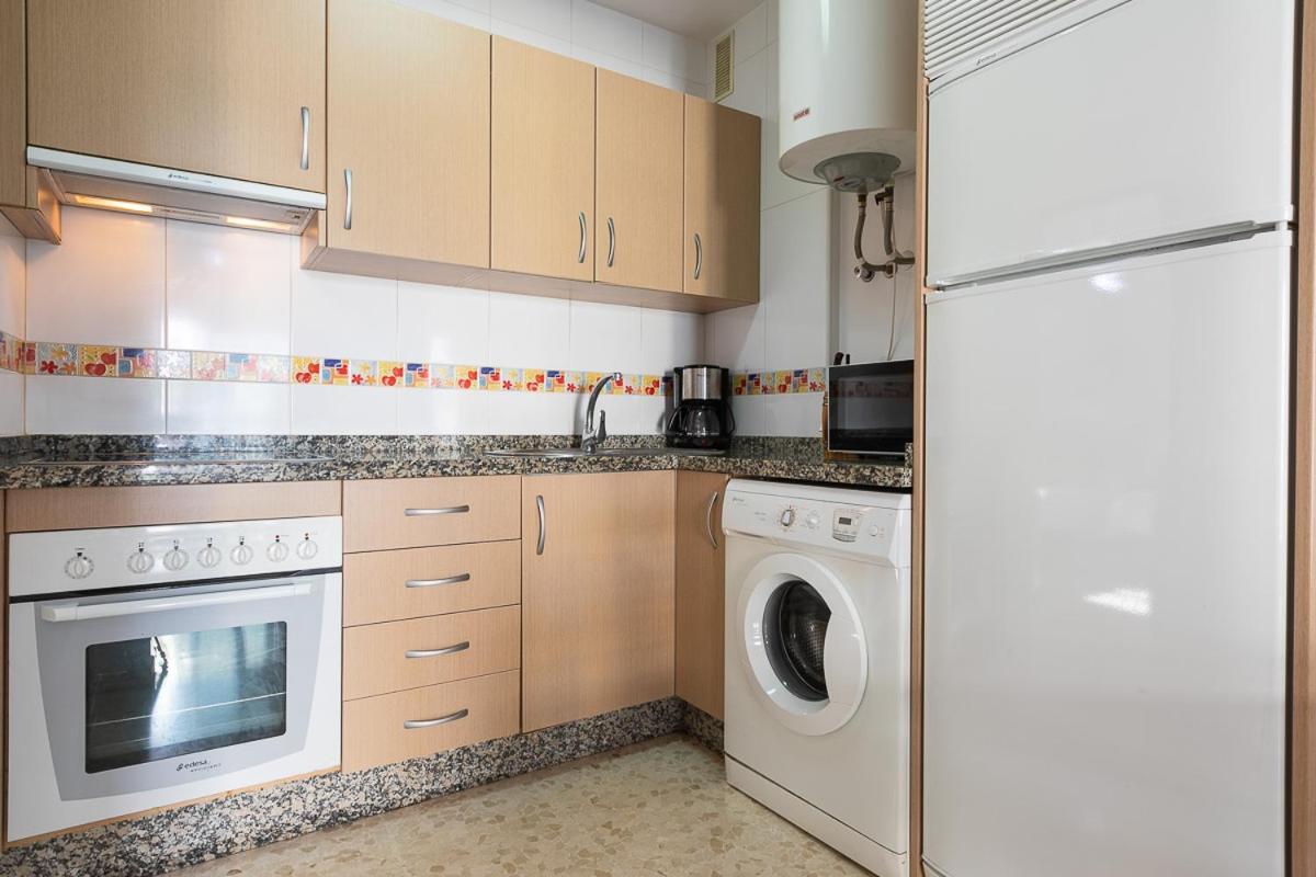 Apartamentos Guerrero Torre Del Mar Bagian luar foto
