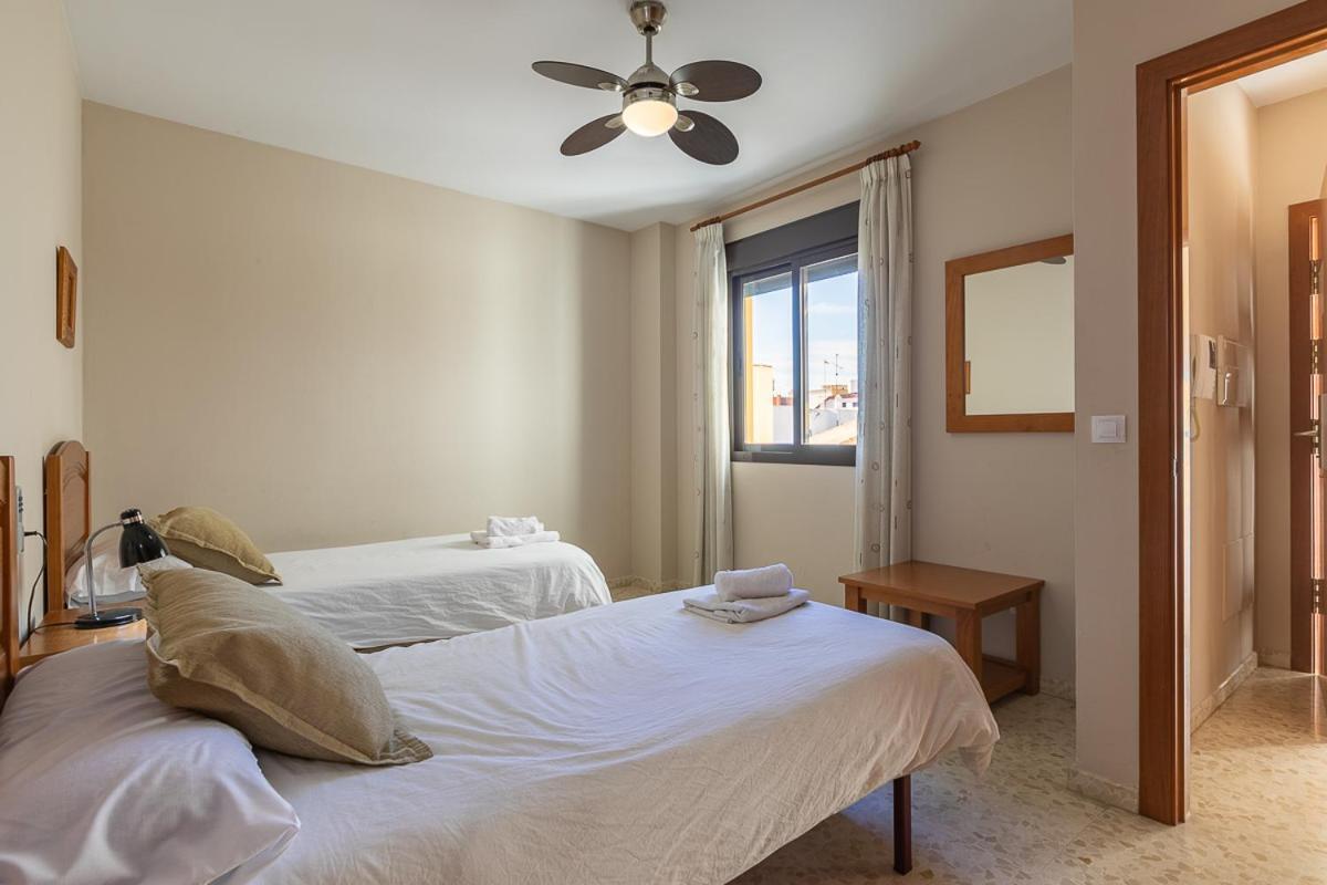 Apartamentos Guerrero Torre Del Mar Bagian luar foto