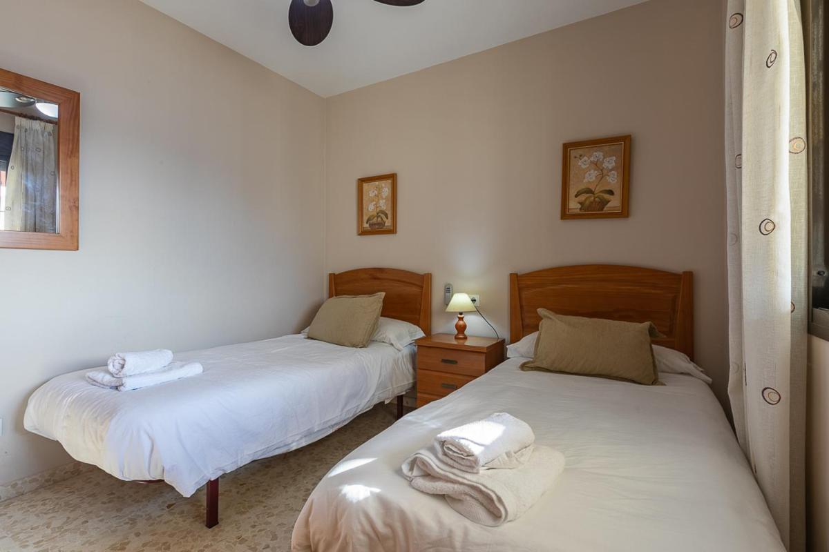 Apartamentos Guerrero Torre Del Mar Bagian luar foto