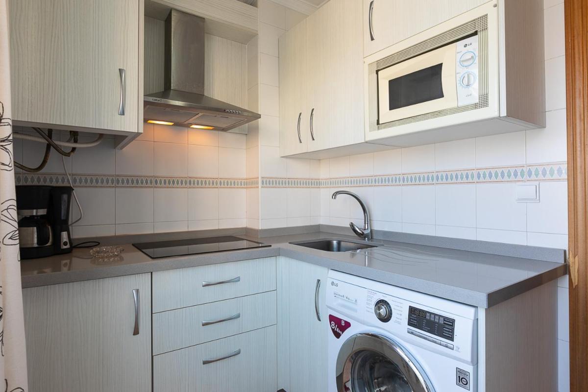 Apartamentos Guerrero Torre Del Mar Bagian luar foto