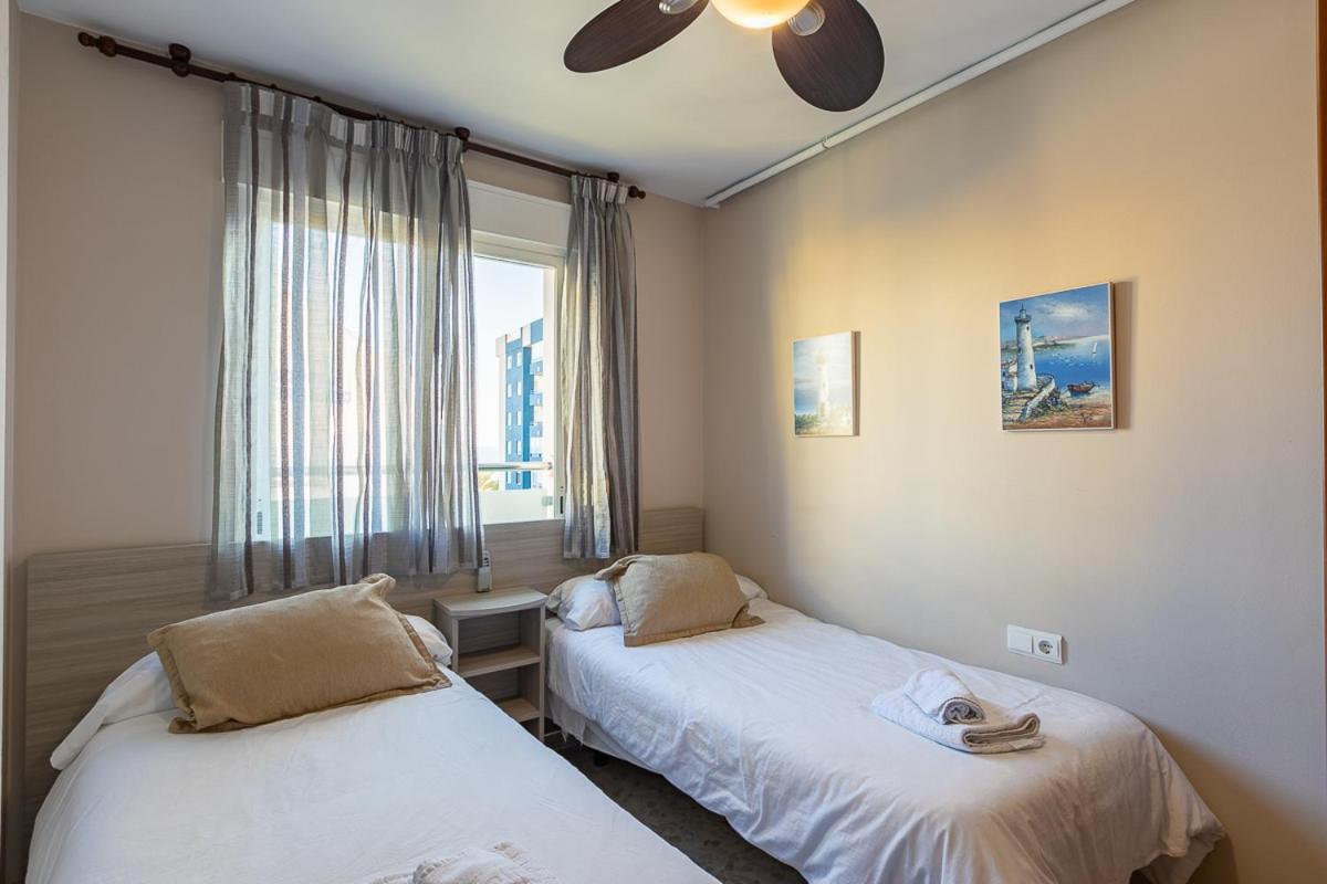 Apartamentos Guerrero Torre Del Mar Bagian luar foto