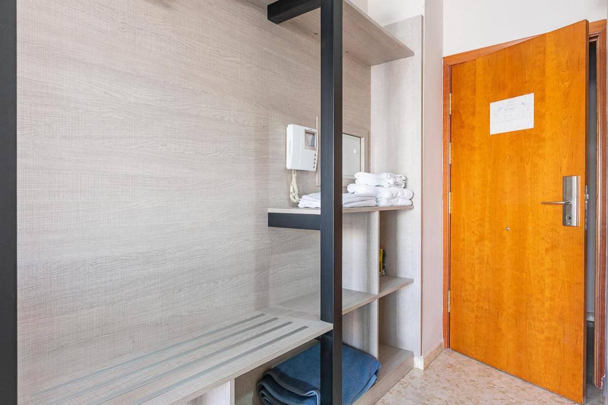 Apartamentos Guerrero Torre Del Mar Bagian luar foto