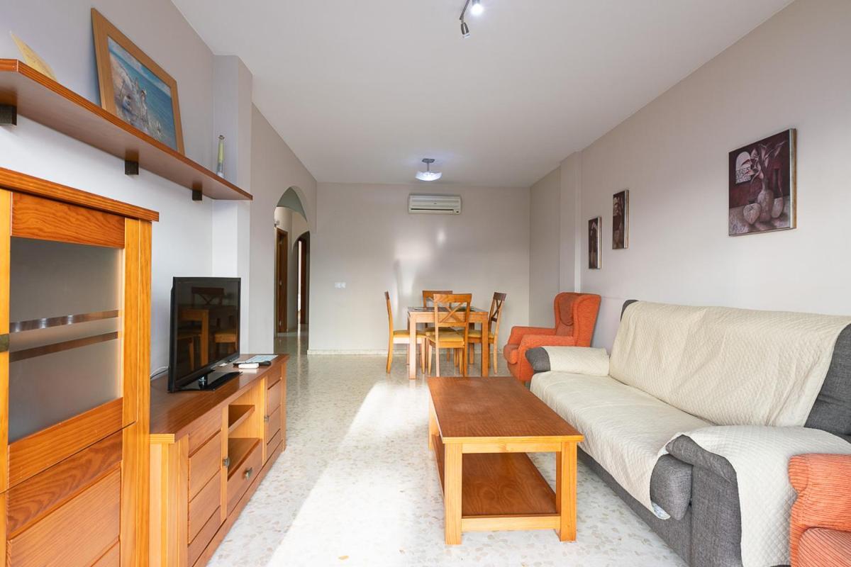 Apartamentos Guerrero Torre Del Mar Bagian luar foto